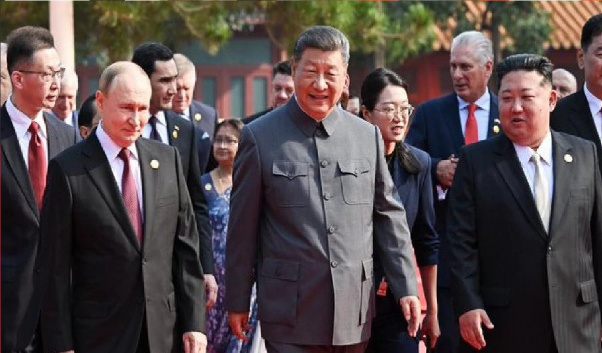 Xi Jinping Oversees Massive Military Parade, Warns World Must Choose Between War and Peace